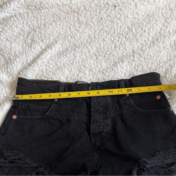 We The Free Now or Never denim shorts size 27 - Picture 11 of 12